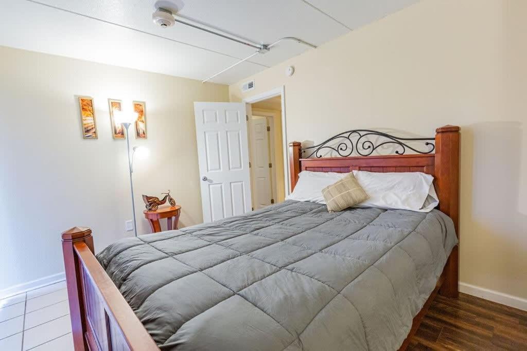 2-Bed, 1-Bath Apartment Near I-24, Great Location ชัททานูกา ภายนอก รูปภาพ