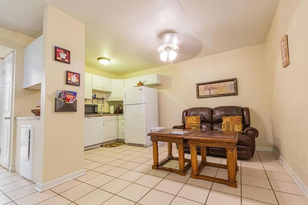 2-Bed, 1-Bath Apartment Near I-24, Great Location ชัททานูกา ภายนอก รูปภาพ