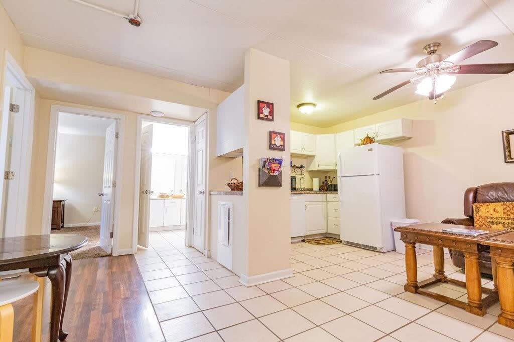 2-Bed, 1-Bath Apartment Near I-24, Great Location ชัททานูกา ภายนอก รูปภาพ