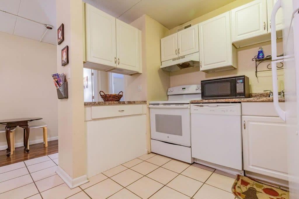 2-Bed, 1-Bath Apartment Near I-24, Great Location ชัททานูกา ภายนอก รูปภาพ