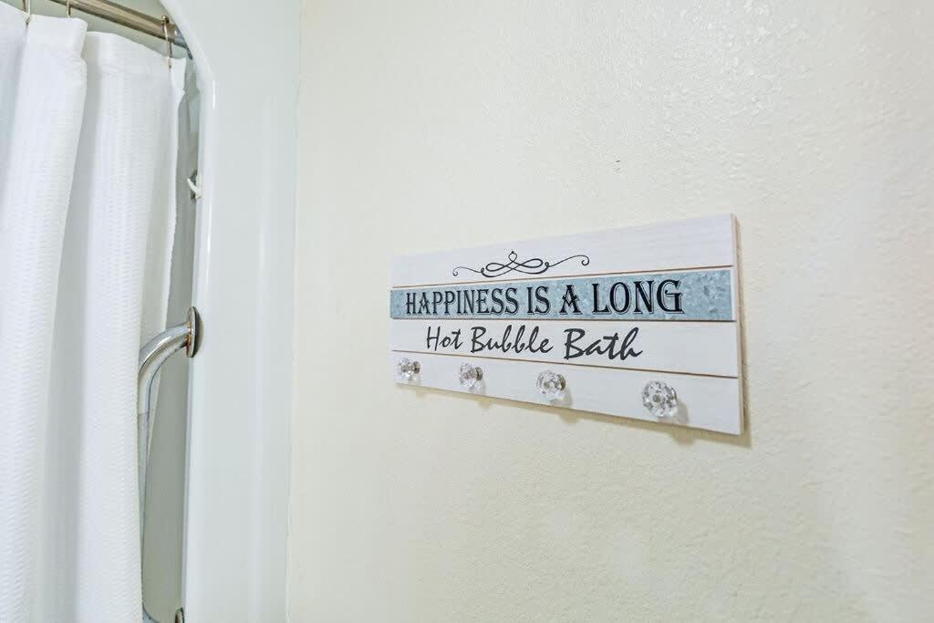 2-Bed, 1-Bath Apartment Near I-24, Great Location ชัททานูกา ภายนอก รูปภาพ